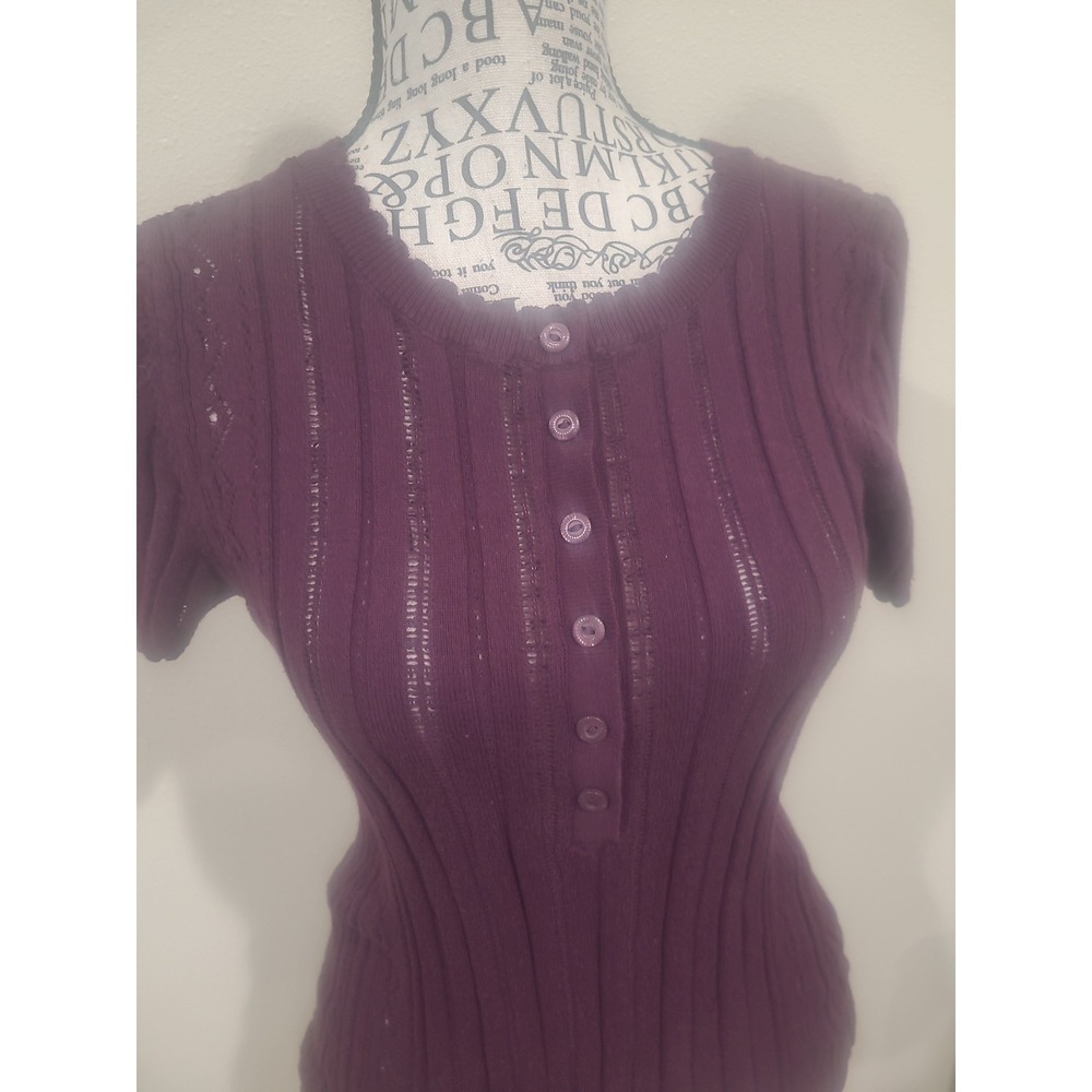 American Eagle women SZ S Short sleeve ribbed knit burgandy button front sweater - Picture 4 of 12
